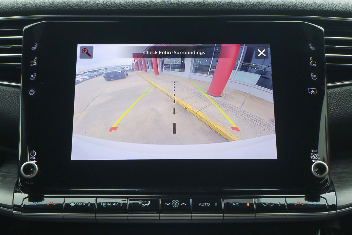 Used 2023 Jeep Wagoneer L Series II AWD/4WD image 12