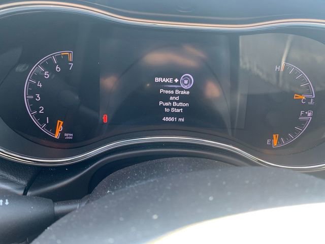 Used 2019 Jeep Grand Cherokee Laredo w/ Laredo X Package AWD/4WD image 10