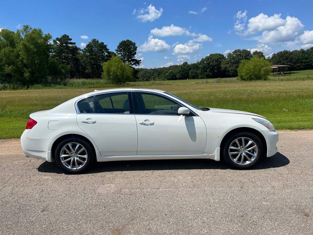 Used 2008 INFINITI G35 x Sedan w/ Premium Pkg AWD/4WD image 1