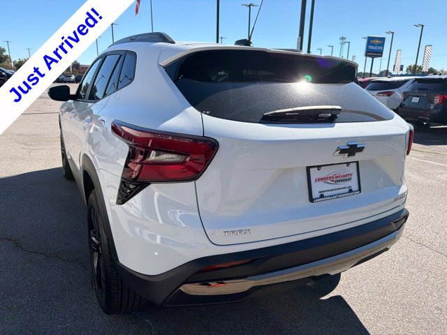 Used 2024 Chevrolet Trax ACTIV w/ Sunroof Package FWD image 5