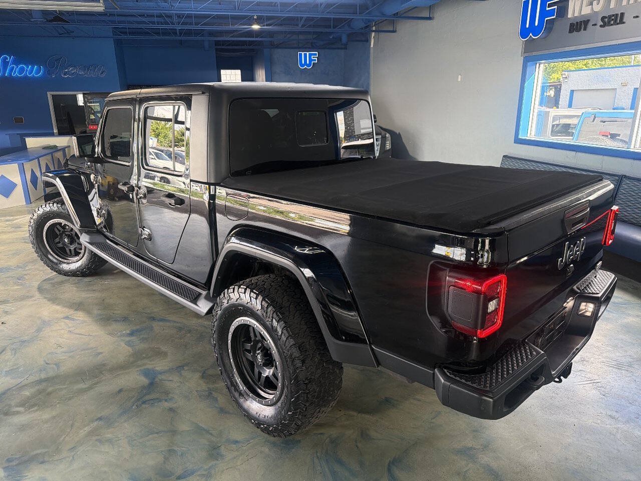 Used 2020 Jeep Gladiator Overland w/ Uconnect 4C Nav & Sound Group AWD/4WD image 4