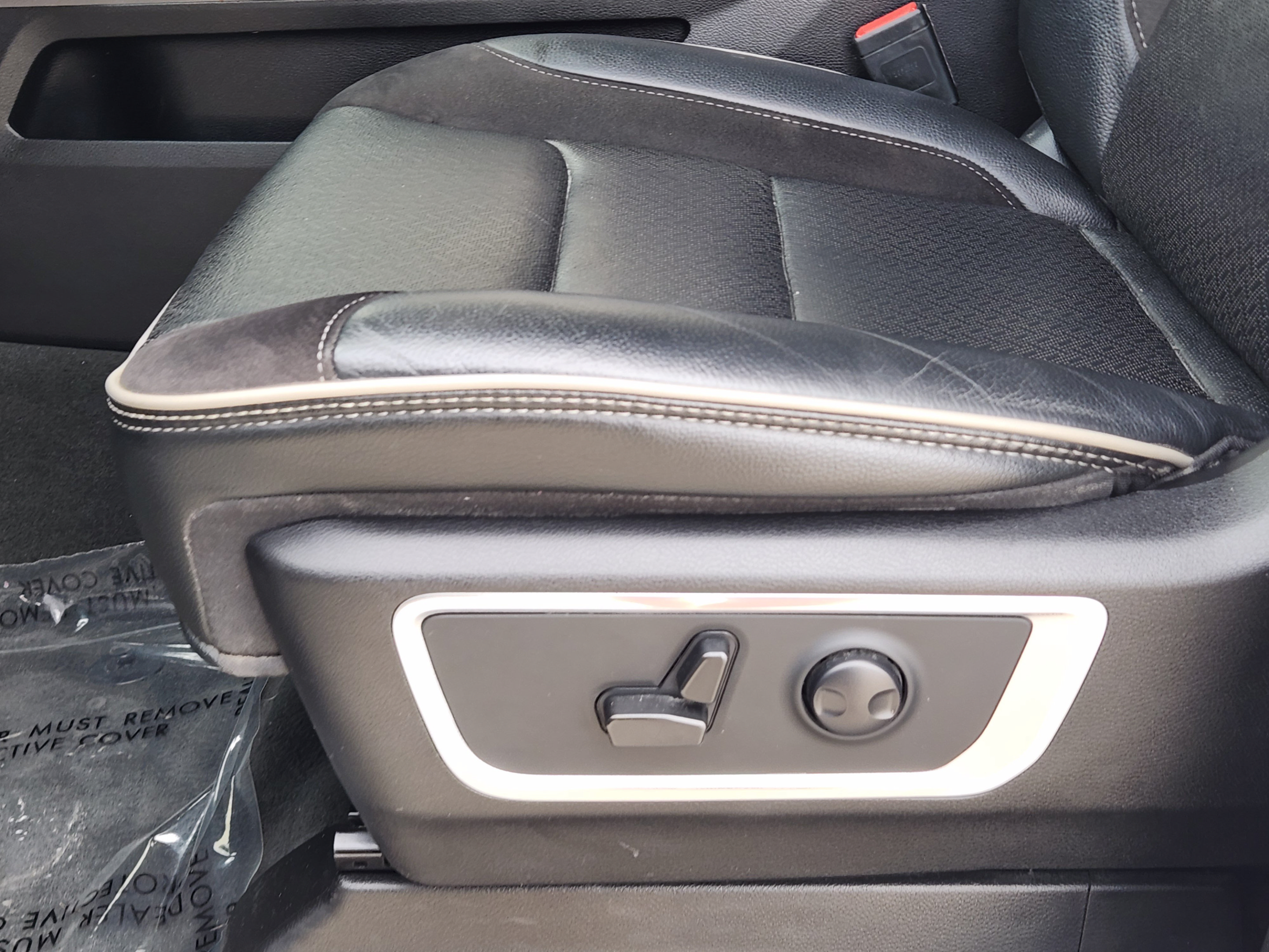 Used 2022 RAM 1500 Laramie w/ Sport Appearance Package RWD image 18