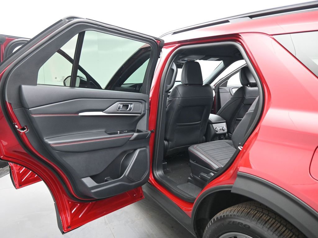 New 2026 Ford Explorer ST-Line w/ ST-Line Street Pack RWD image 18