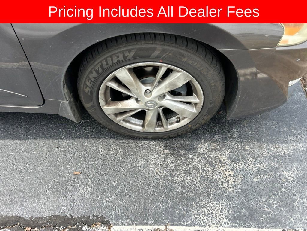 Used 2013 Nissan Altima 2.5 SL w/ Technology Pkg FWD image 2