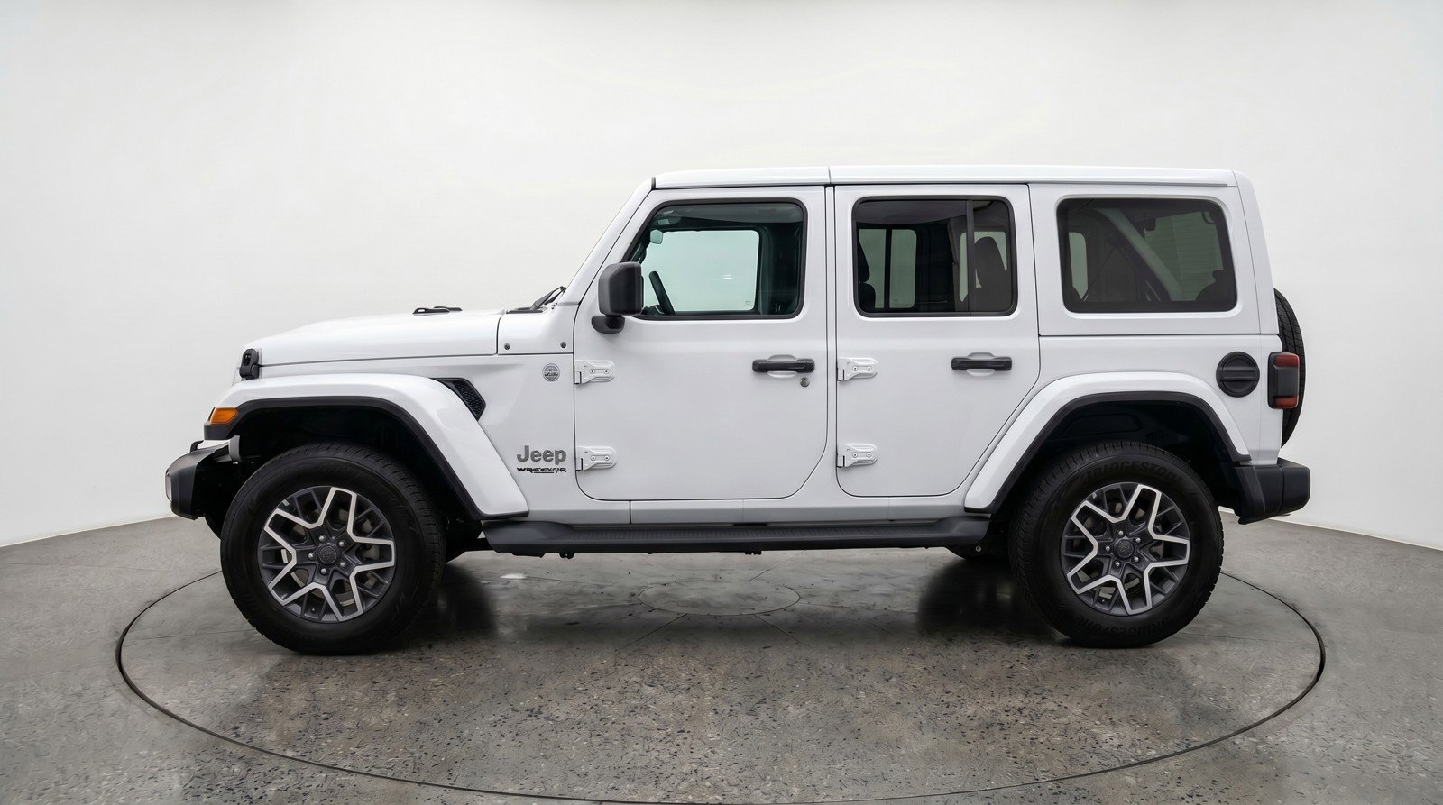 Used 2025 Jeep Wrangler Sahara image 5
