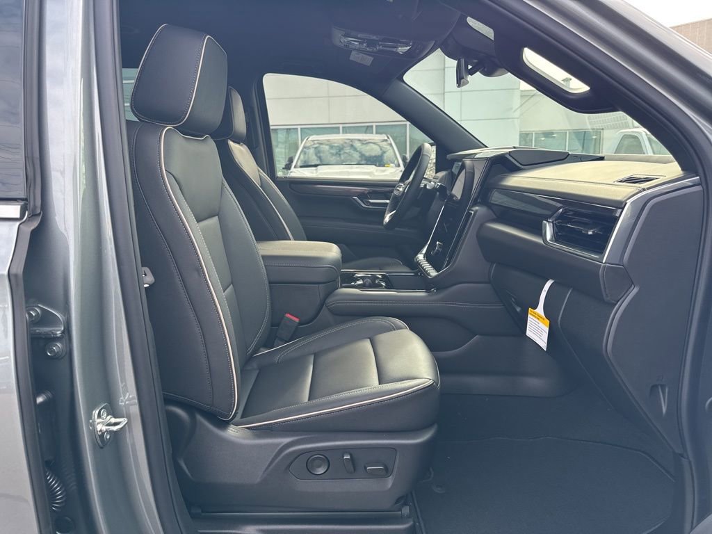 New 2026 GMC Yukon XL Elevation w/ LPO, Elevation Black Package image 21