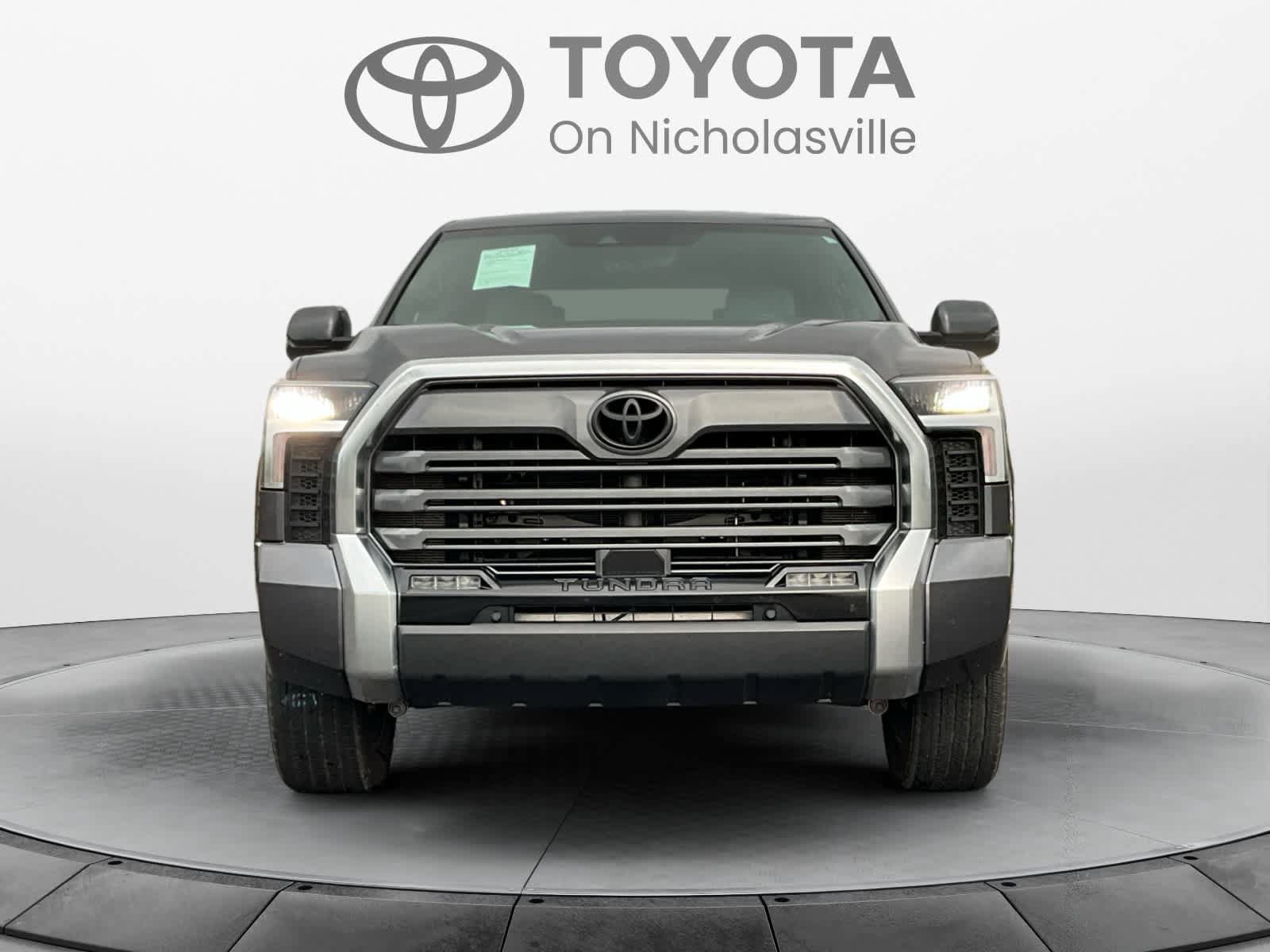 Used 2025 Toyota Tundra Limited AWD/4WD image 8