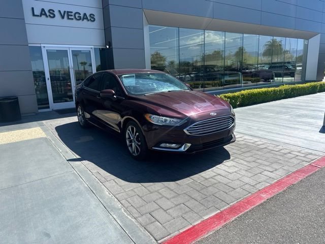 Used 2017 Ford Fusion SE w/ Equipment Group 201A FWD image 3