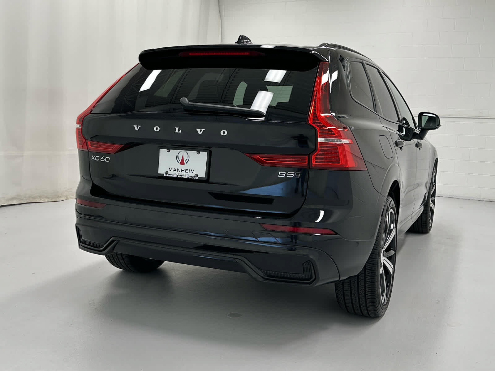 Used 2025 Volvo XC60 B5 Ultra w/ Climate Package AWD/4WD image 6
