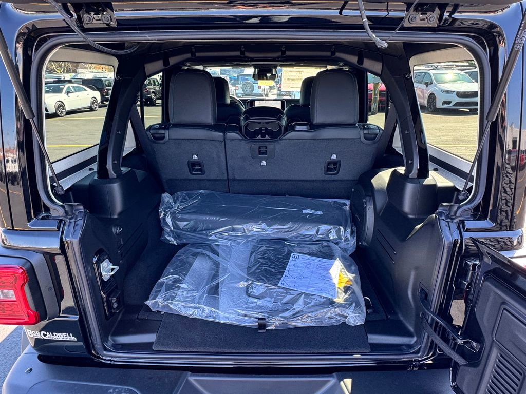 New 2026 Jeep Wrangler Unlimited Rubicon AWD/4WD image 14