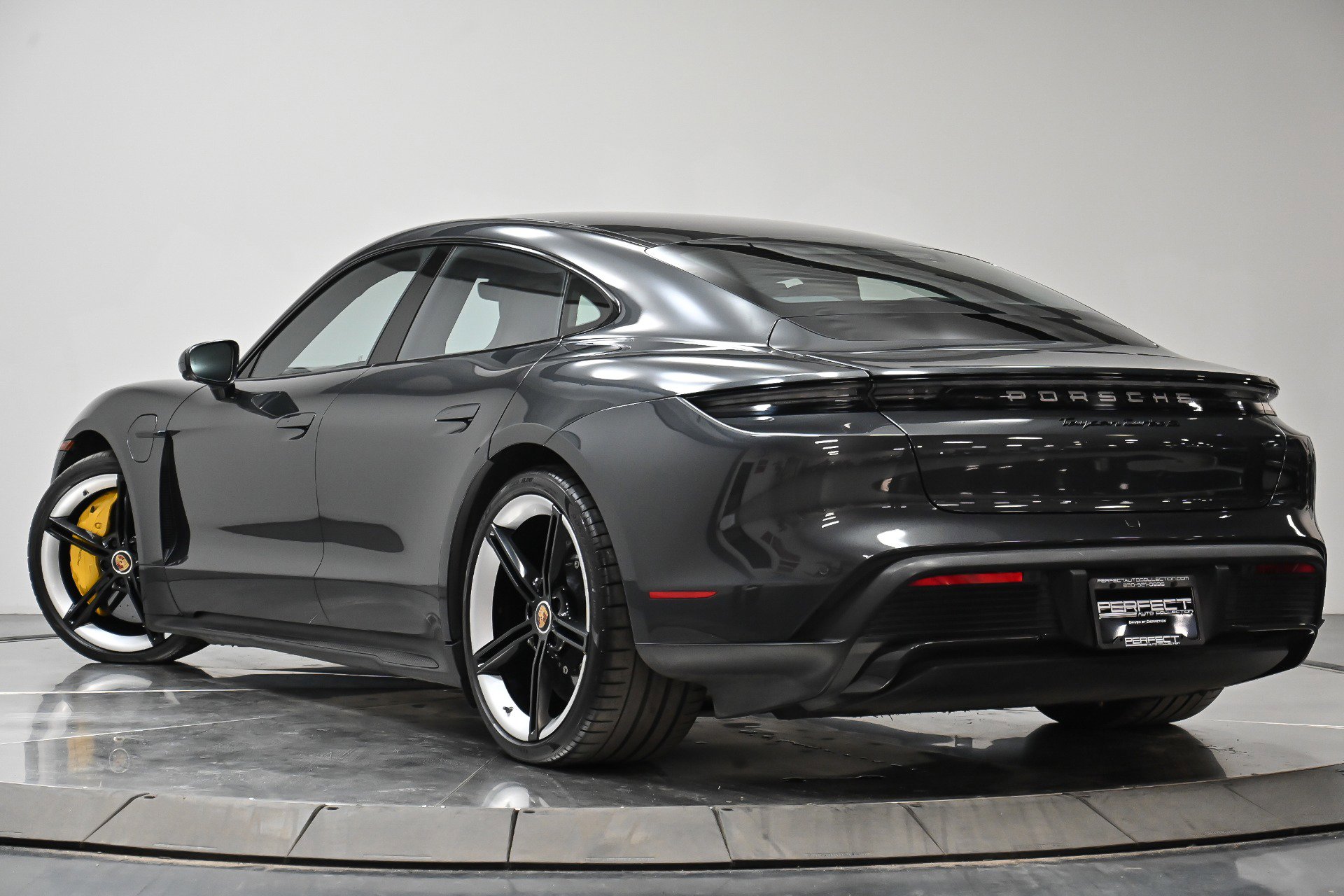 Used 2021 Porsche Taycan Turbo S image 19