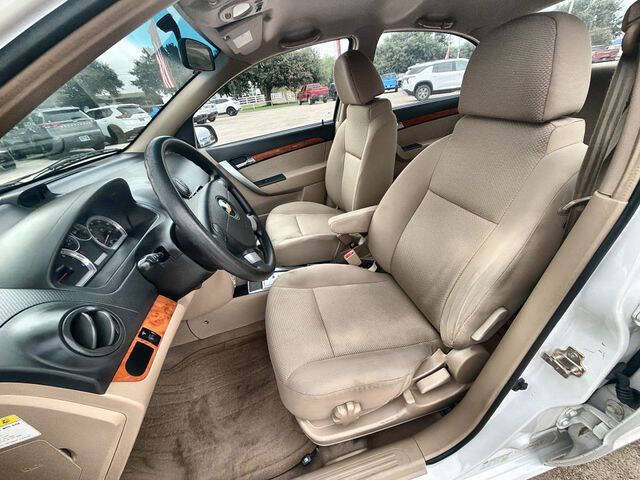 Used 2009 Chevrolet Aveo LT w/ Power and Convenience Package FWD image 17