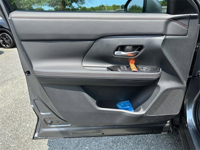 New 2025 Nissan Kicks SR image 14