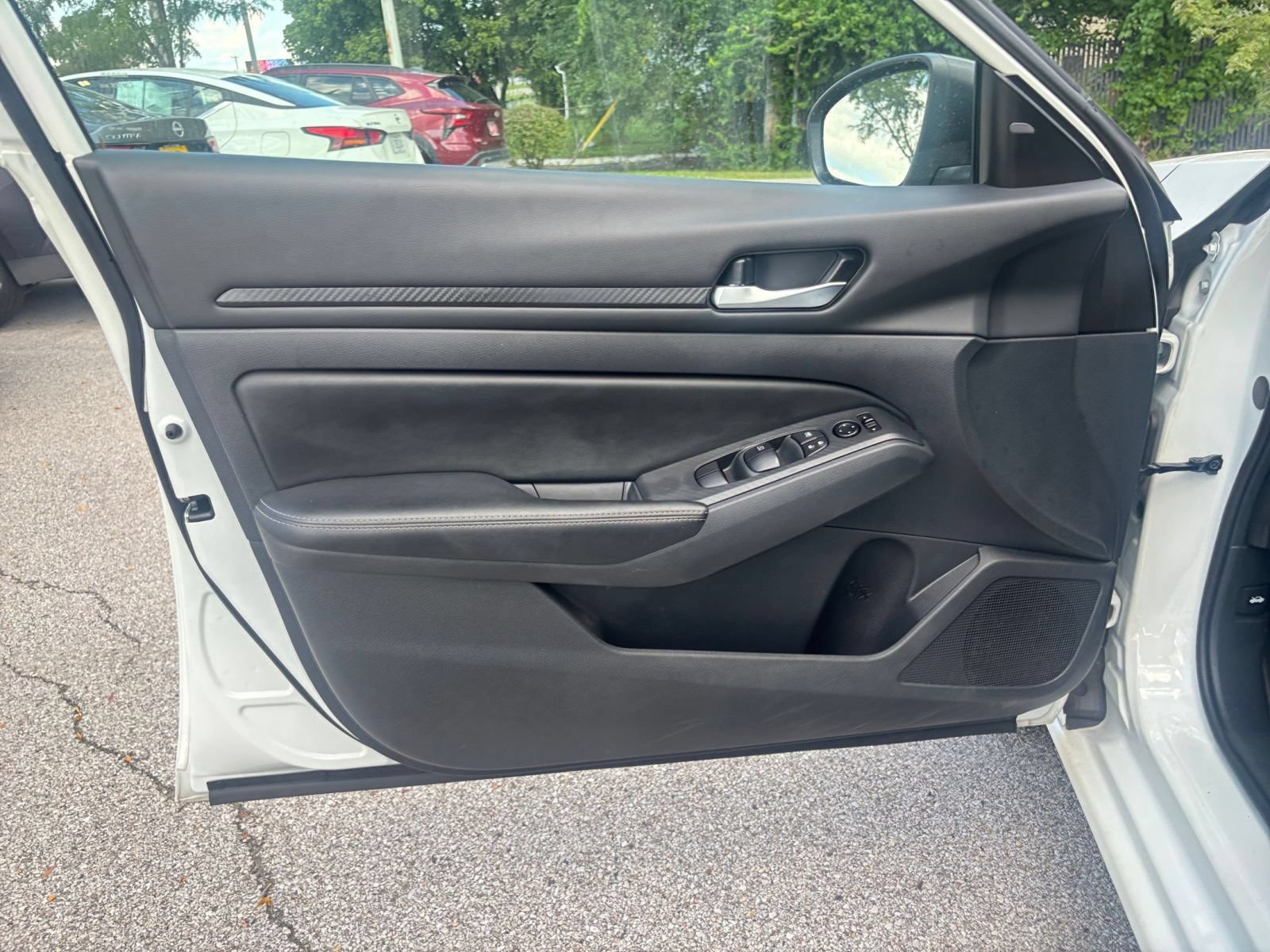 Used 2025 Nissan Altima 2.5 SV FWD image 18
