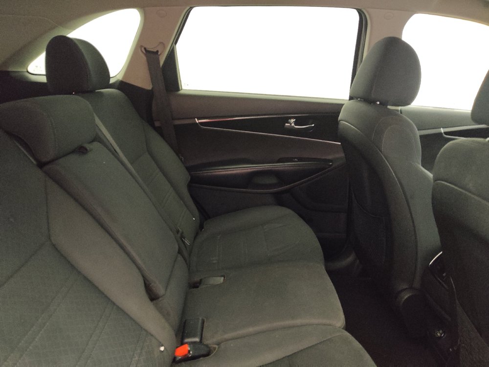 Used 2019 Kia Sorento FWD image 19