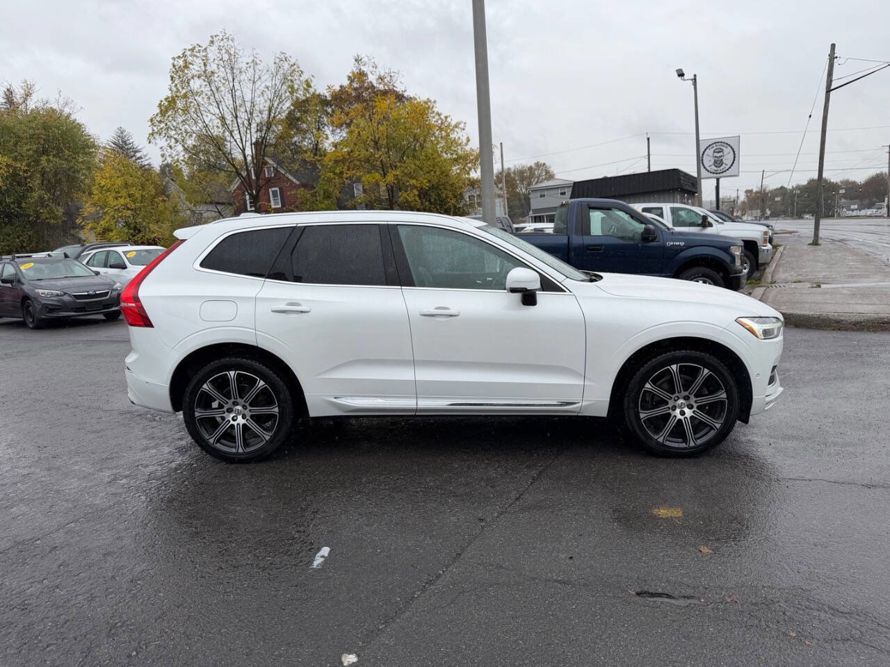 Used 2019 Volvo XC60 T5 Inscription w/ Protection Package Premier image 6