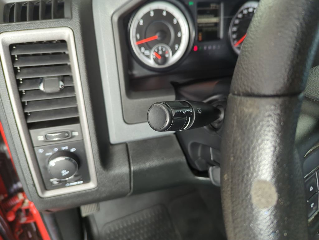 Used 2014 RAM 1500 Express image 21