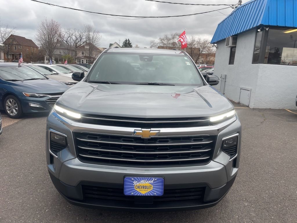 New 2026 Chevrolet Traverse LT image 2