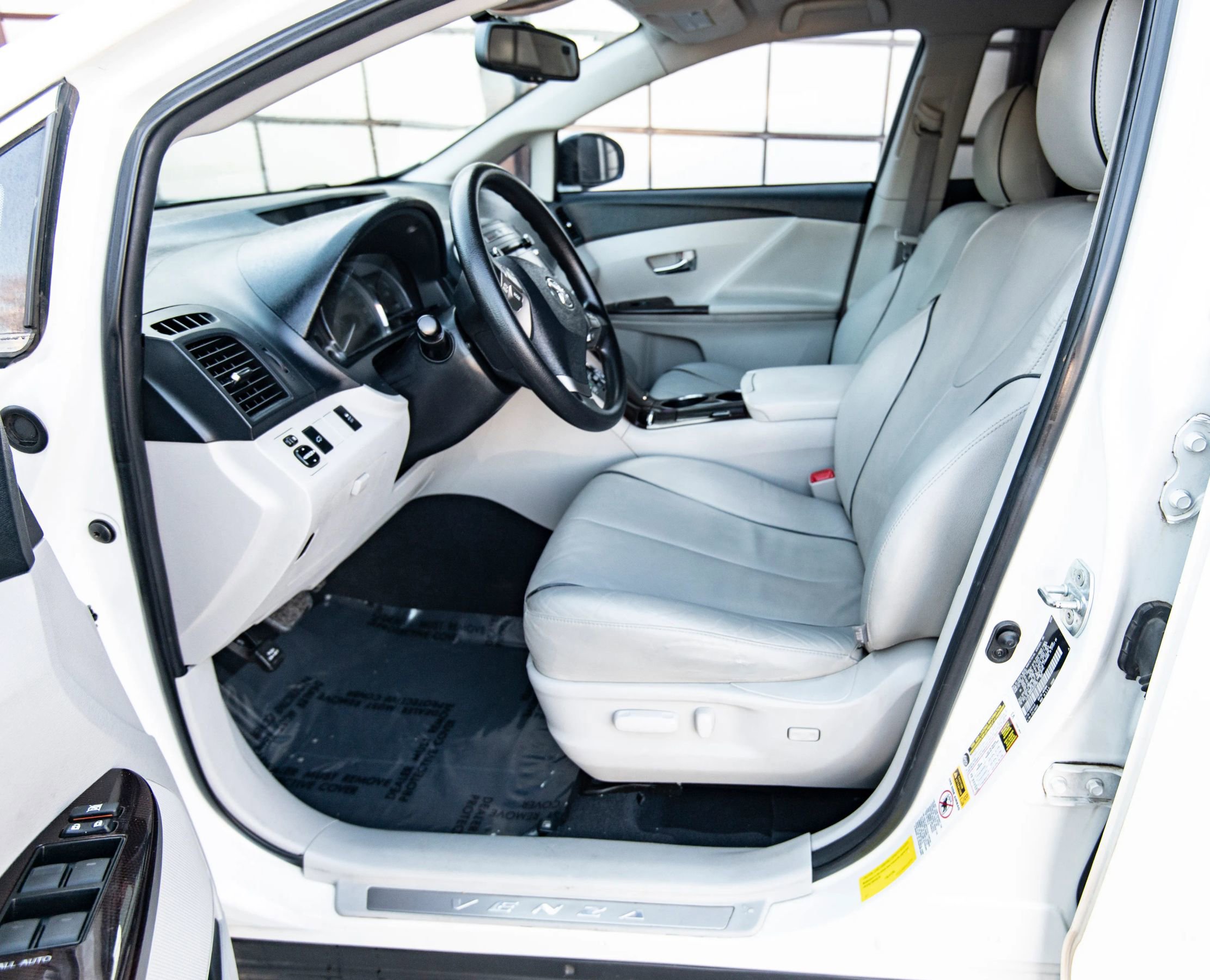 Used 2010 Toyota Venza image 26