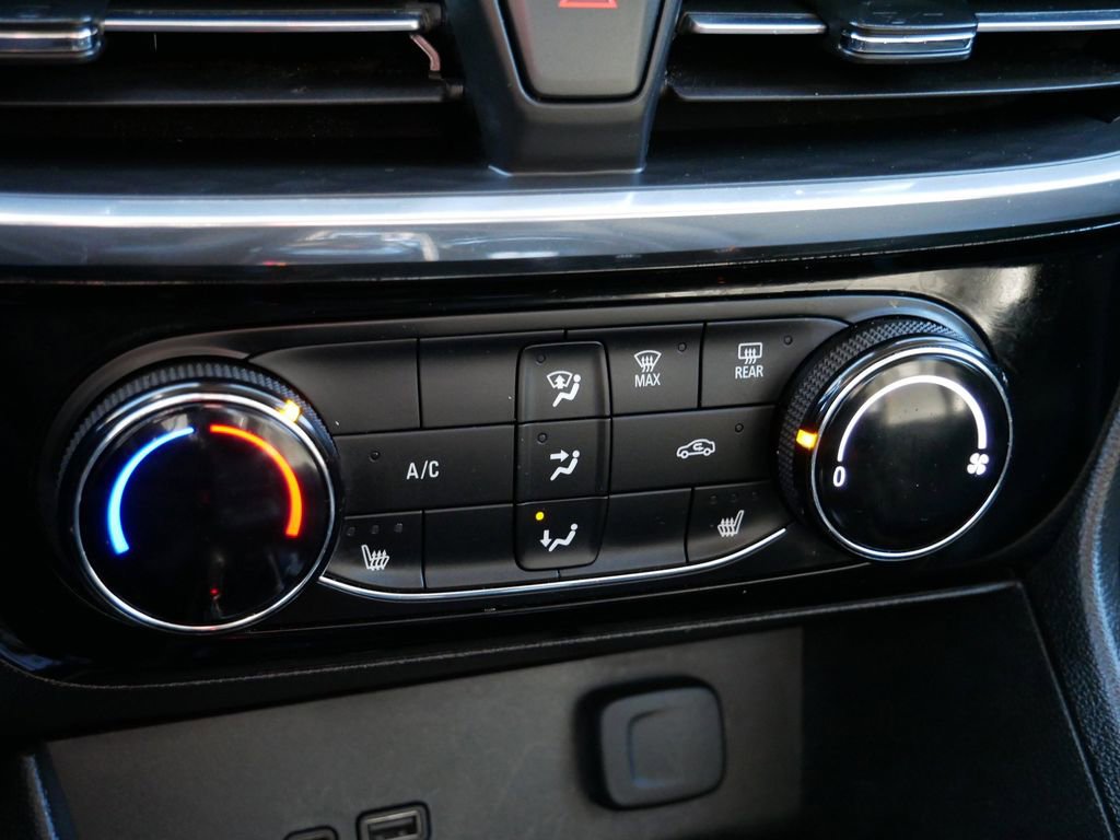 Used 2024 Buick Encore GX Sport Touring w/ Comfort Package FWD image 25