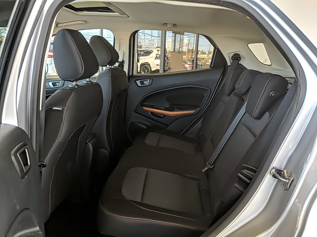 Used 2022 Ford EcoSport SE w/ SE Convenience Package image 12