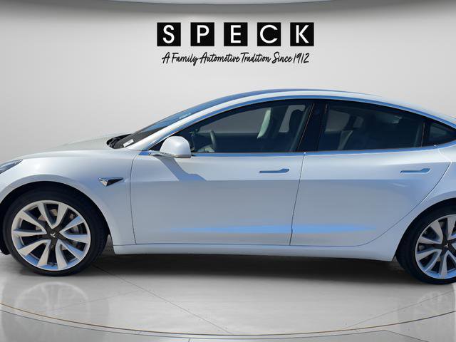 Used 2019 Tesla Model 3 Mid Range image 3