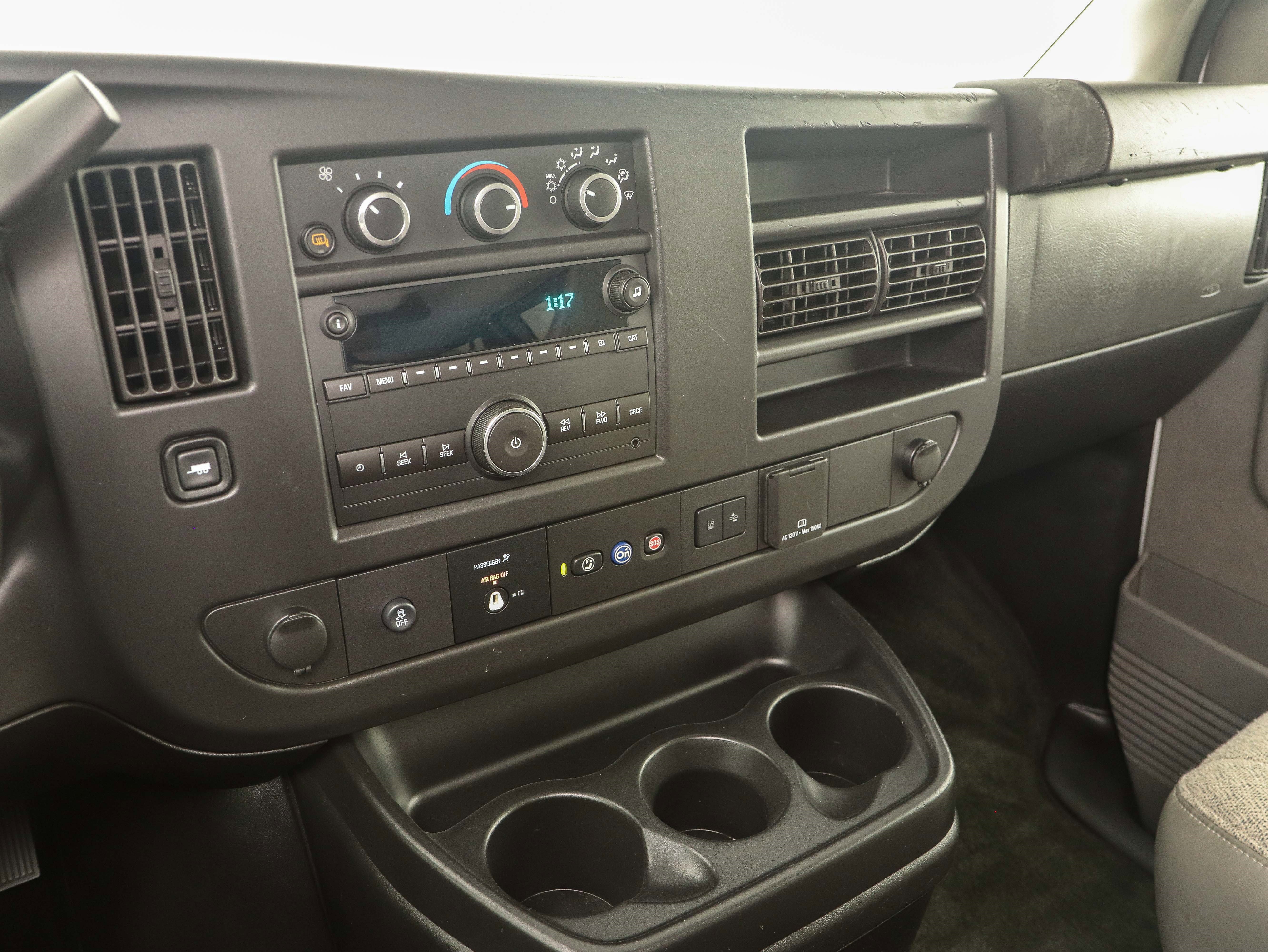 Used 2019 Chevrolet Express 2500 LT w/ LT Preferred Equipment Group image 17