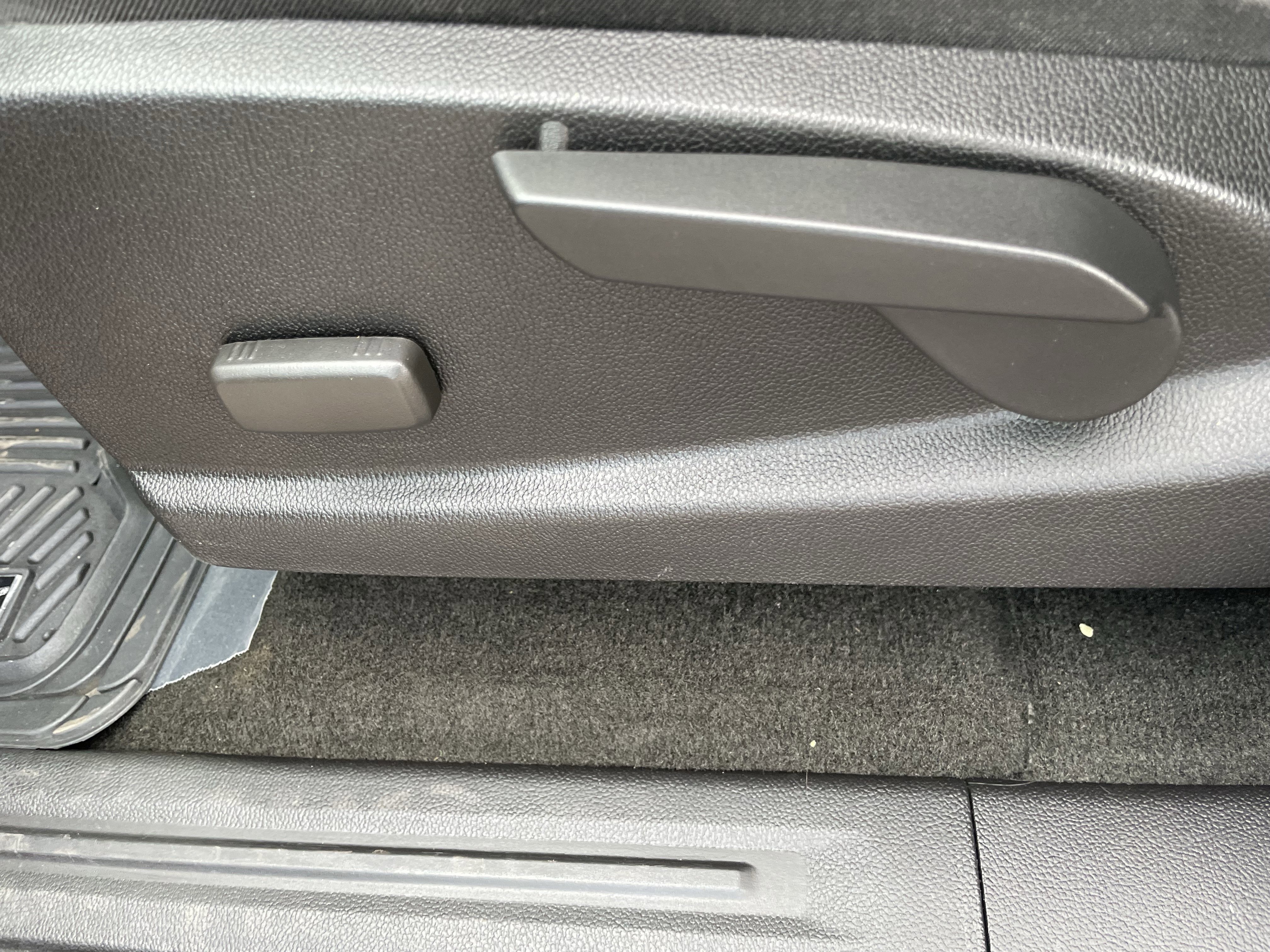 Used 2015 Chevrolet Colorado LT w/ LT Convenience Package image 14