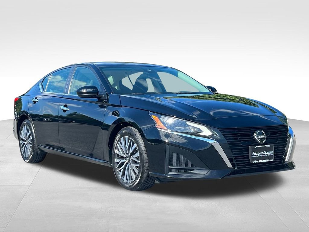 Used 2023 Nissan Altima 2.5 SV