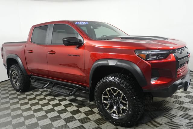 Used 2026 Chevrolet Colorado ZR2 w/ Technology Package AWD/4WD image 1
