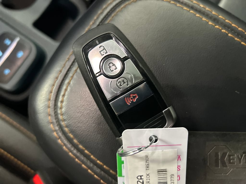 Used 2025 Ford Maverick Tremor AWD/4WD image 19