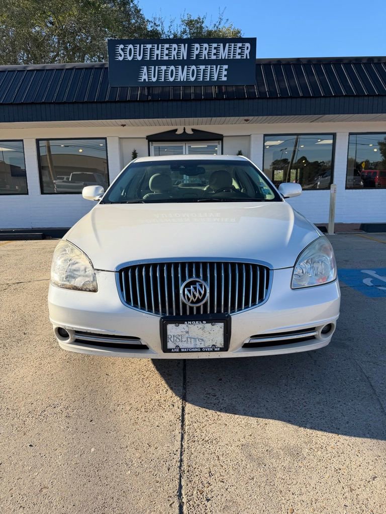 Used 2011 Buick Lucerne Super image 2