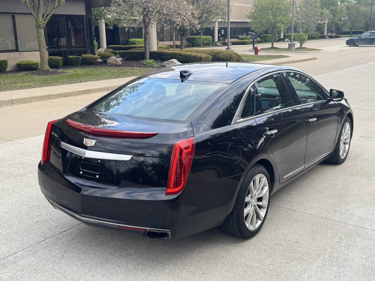 Used 2016 Cadillac XTS Luxury AWD/4WD image 6