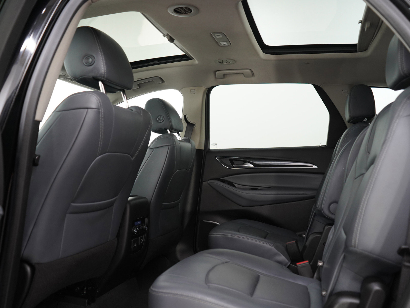 Used 2020 Buick Enclave Essence w/ Sound and Sites Package AWD/4WD image 19