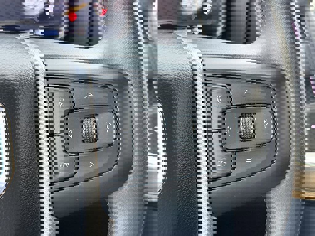 Used 2023 GMC Yukon SLT w/ SLT Luxury Package image 35