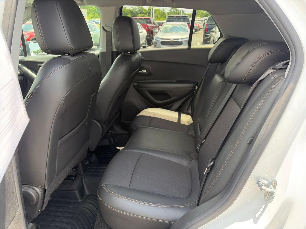 Used 2021 Chevrolet Trax LT w/ Redline Edition FWD image 24