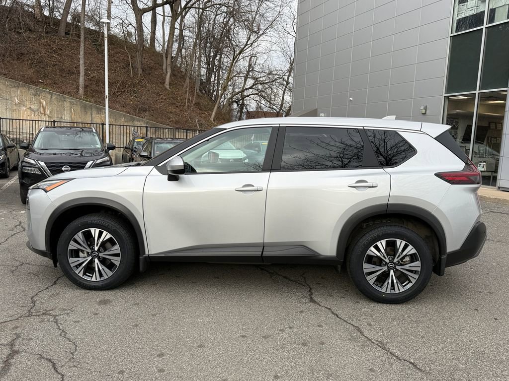 Used 2023 Nissan Rogue SV AWD/4WD image 3