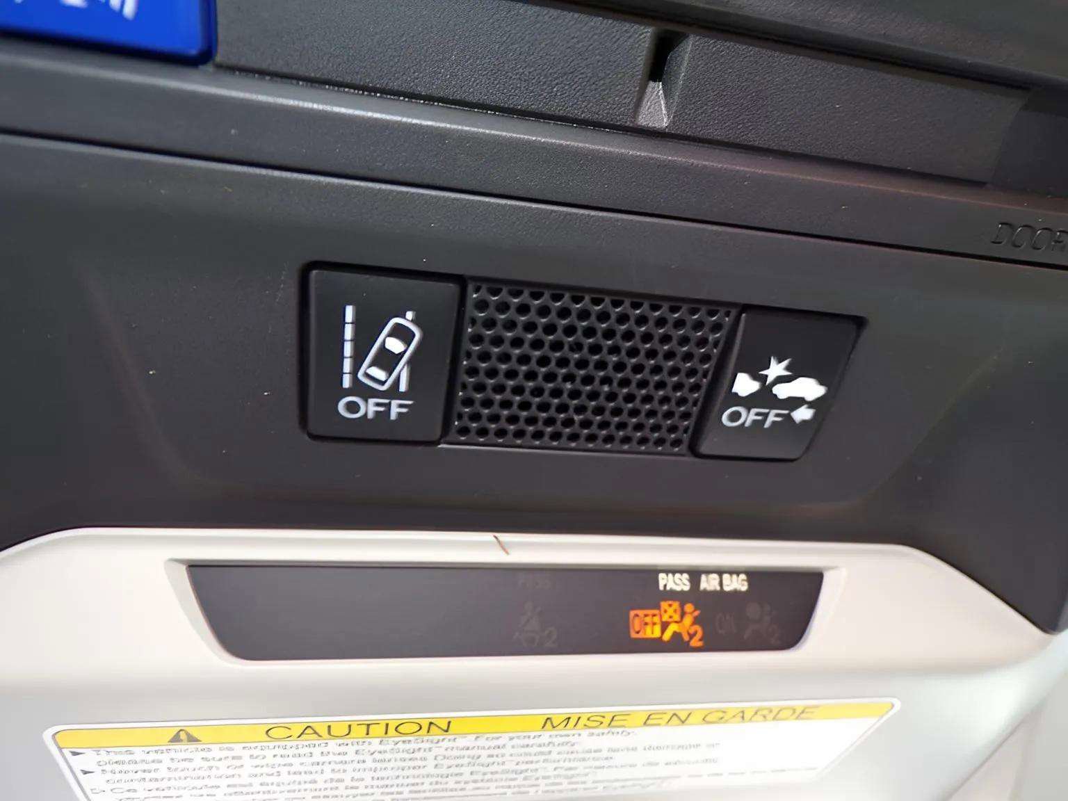 Used 2021 Subaru Crosstrek 2.0i Premium w/ Moonroof Package image 11