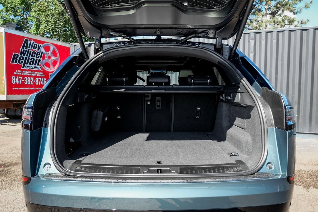 New 2026 Land Rover Range Rover Velar Dynamic SE image 9