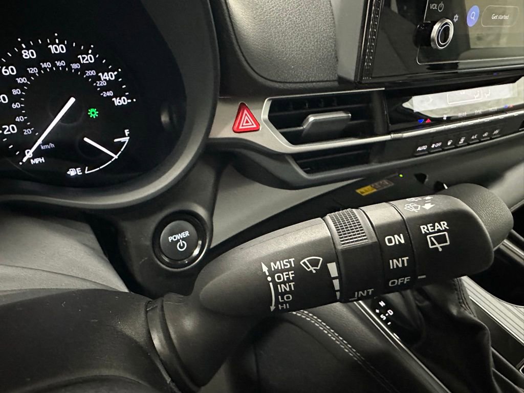 Used 2025 Toyota Sienna LE image 22