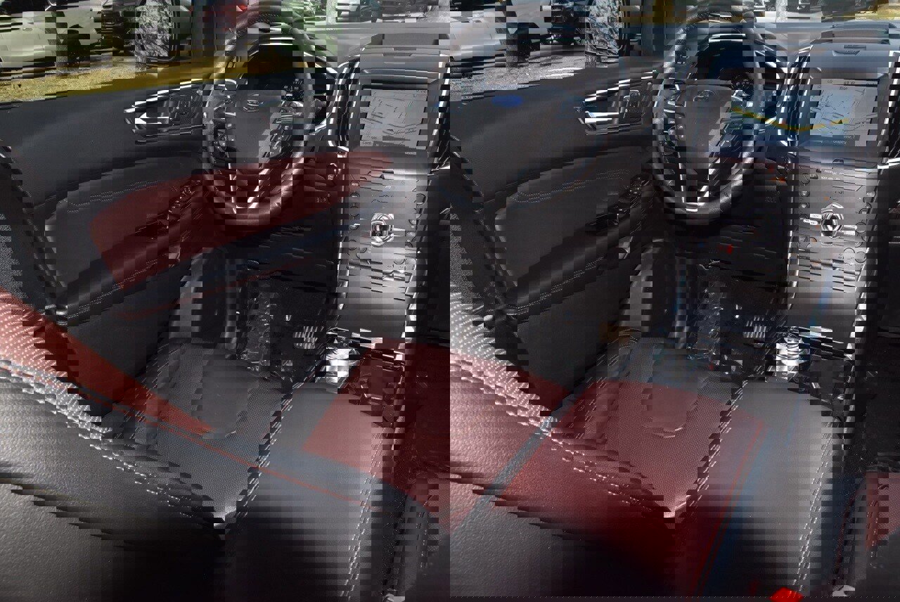 Used 2020 Ford Edge Titanium w/ Equipment Group 301A image 15