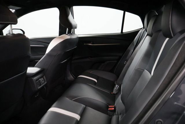 Used 2025 Toyota Camry SE image 31