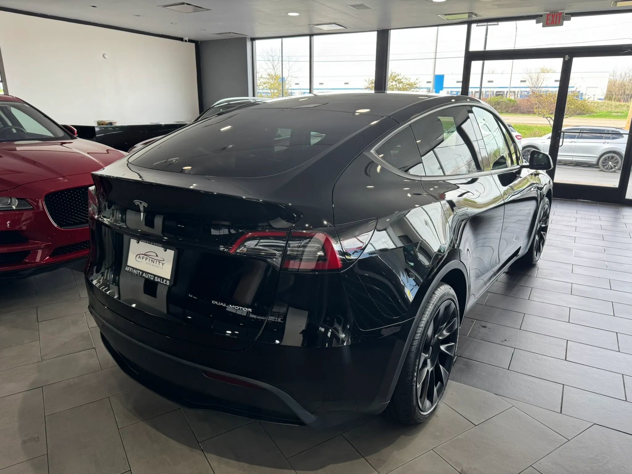 Used 2024 Tesla Model Y Long Range image 5