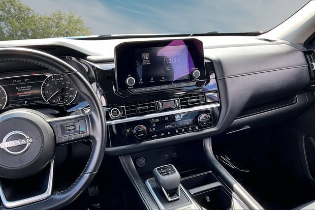 Certified 2024 Nissan Pathfinder SV FWD image 9