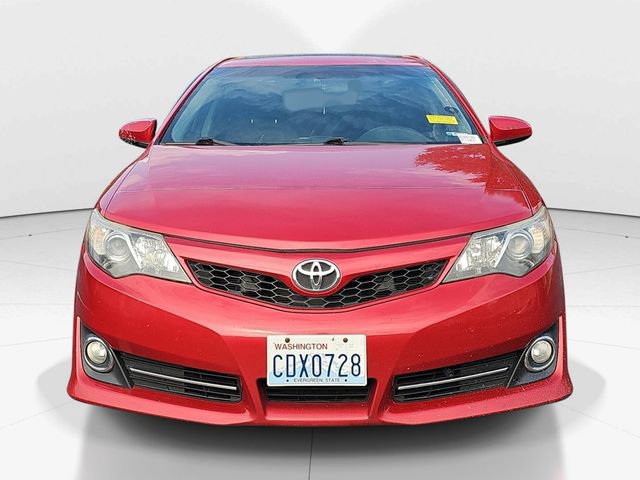 Used 2014 Toyota Camry SE w/ Moonroof Package FWD image 8