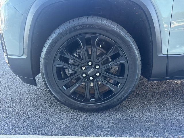 Used 2023 GMC Acadia SLT w/ Elevation Edition image 9