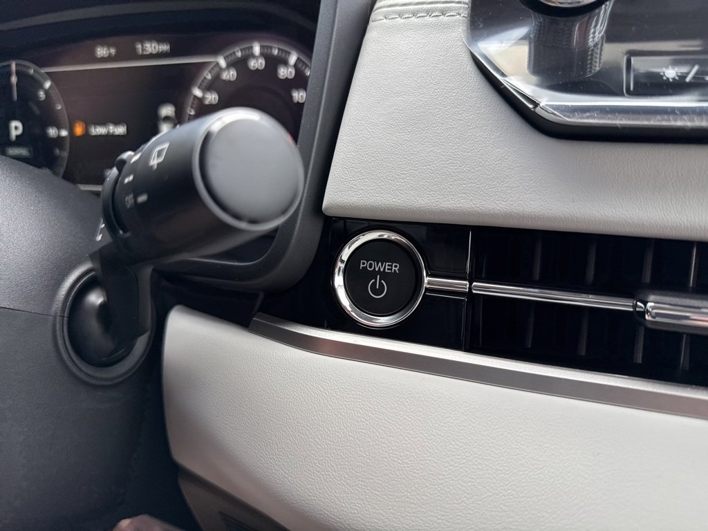 New 2025 Mitsubishi Outlander SEL image 32