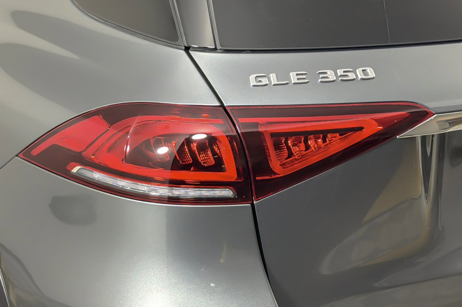 Used 2022 Mercedes-Benz GLE 350 4MATIC w/ Premium Package image 27