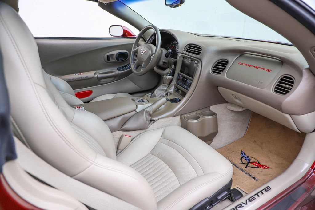 Used 2003 Chevrolet Corvette Coupe w/ Preferred Equipment Group RWD image 29