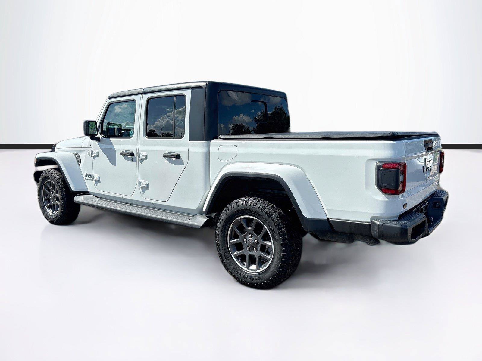 Used 2020 Jeep Gladiator Overland AWD/4WD image 5